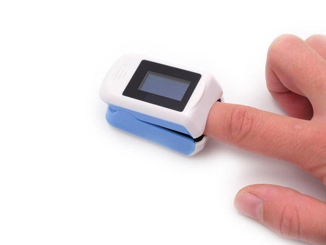 DIGITAL OXYGEN SATURATION METER WITH 2 COLOR OLED DISPLAY (23 X 12 MM), ANTI-SLIP SOFT SILICONE CLIP AND NECK STRAP